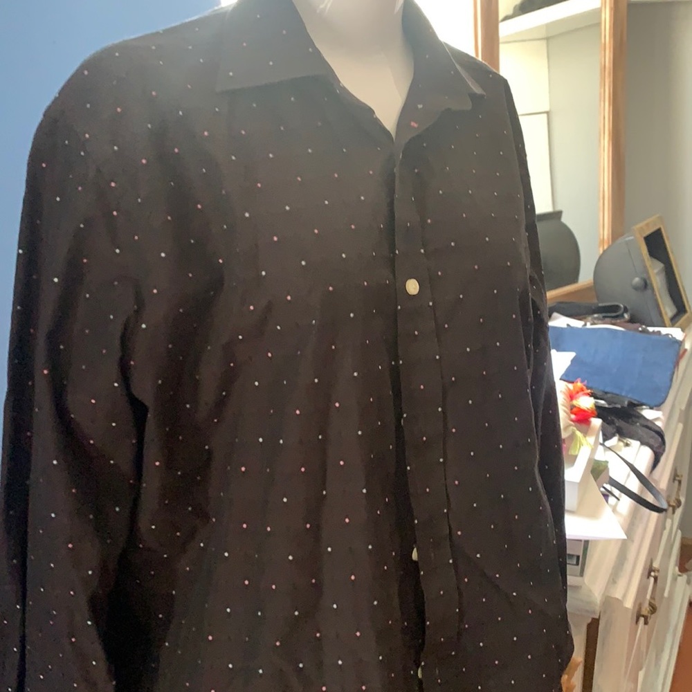 Like New Tailorbird men’s dress Shirt. Size Large